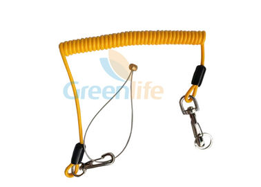 Желтый цвет шнура крюка кнопки высокого уровня безопасности поводка инструмента предохранения от падения свернутый спиралью спиралью твердый